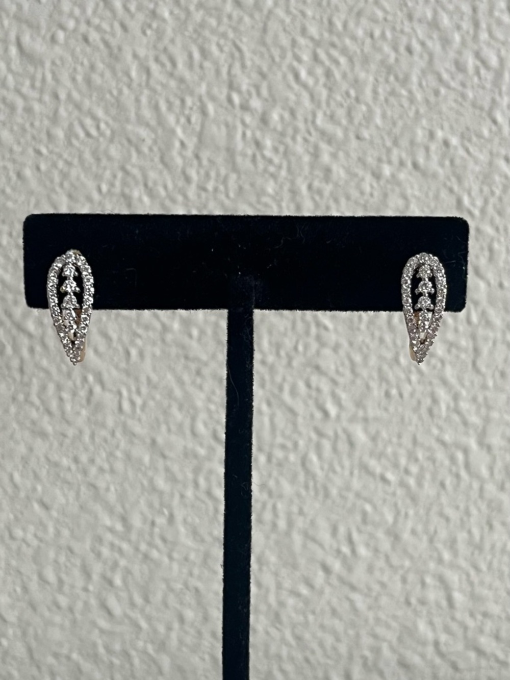Gorgeous 18KT Yellow Gold Huggie Hoop Earrings with Natural Diamonds 0.63ct